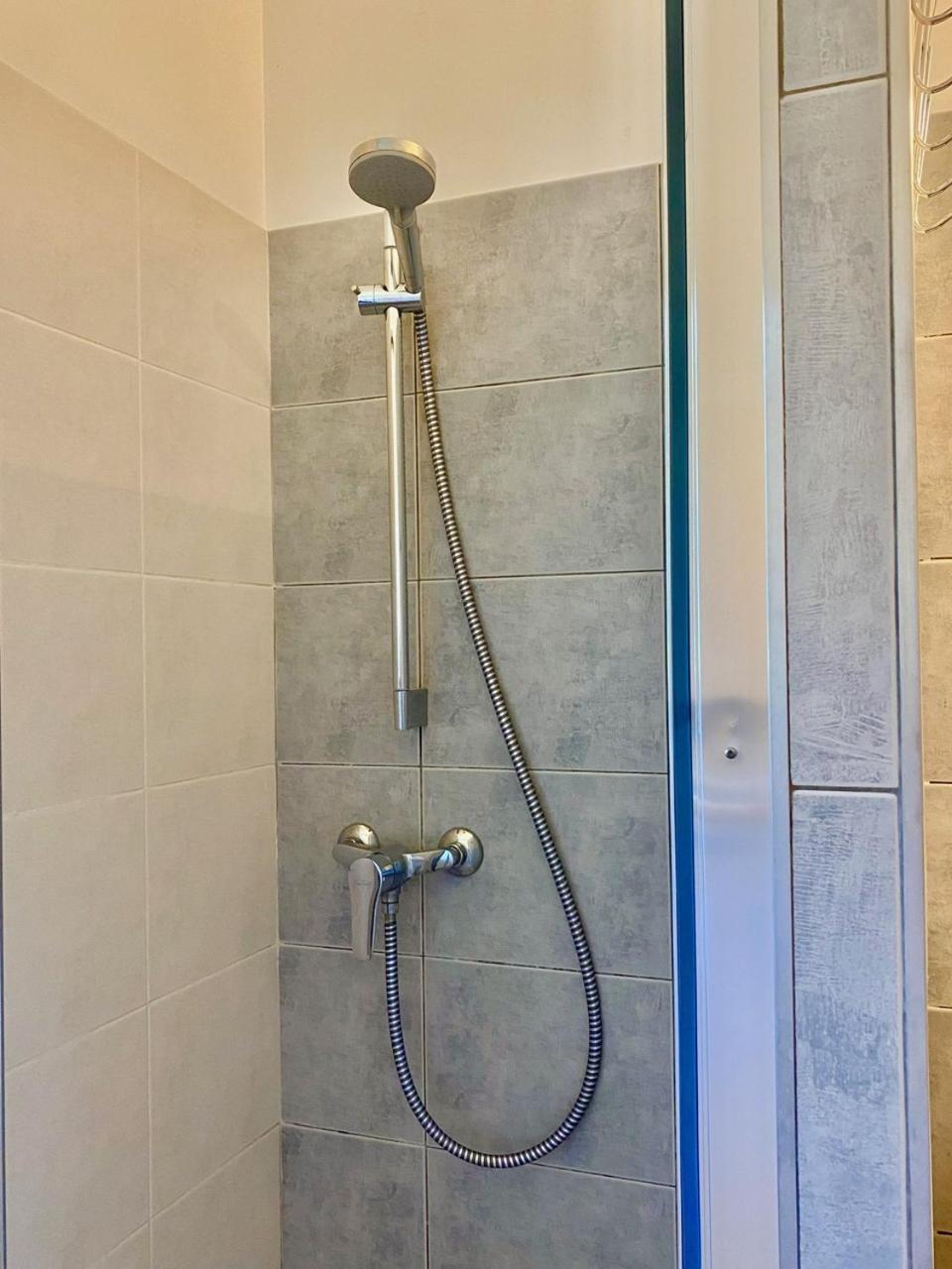 Appartement Neuf Et Au Calme Proche Avignon Althen-des-Paluds Екстериор снимка